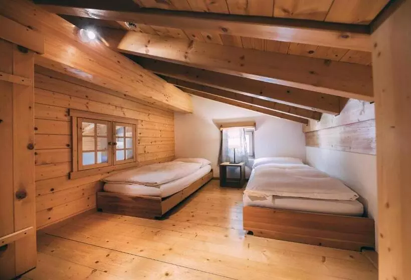 Perhesviitti, Boutique Hotel La Cabane