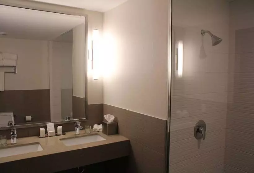 سوییت, Les Suites Victoria, Ascend Hotel Collection