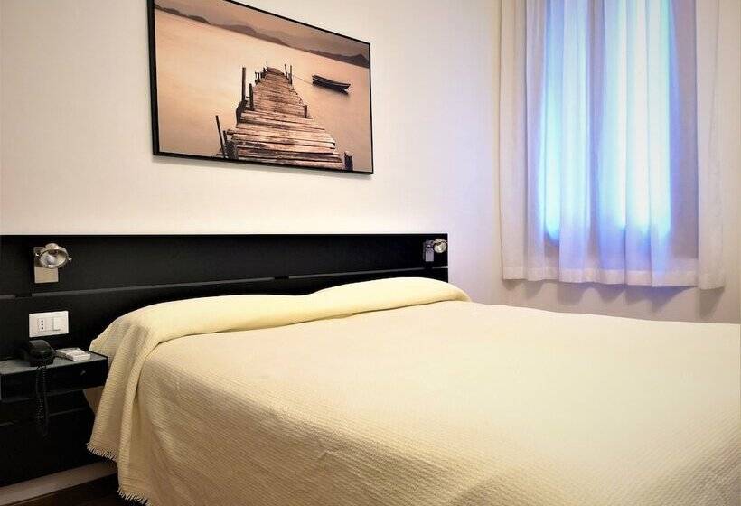 اتاق استاندارد, Rossi