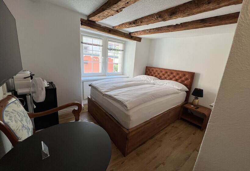 اتاق استاندارد یک نفره, Statt