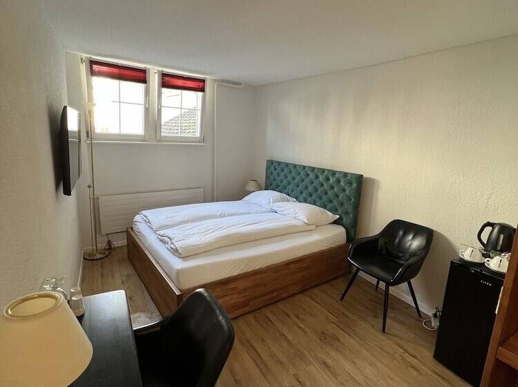 اتاق استاندارد, Statt