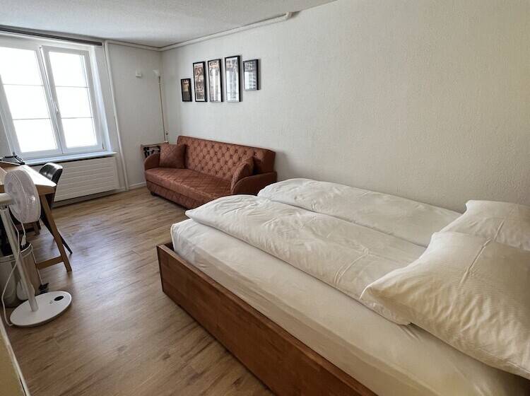 اتاق استاندارد, Statt