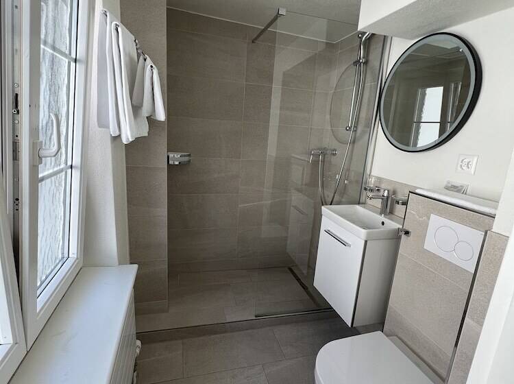 اتاق عادی, Statt