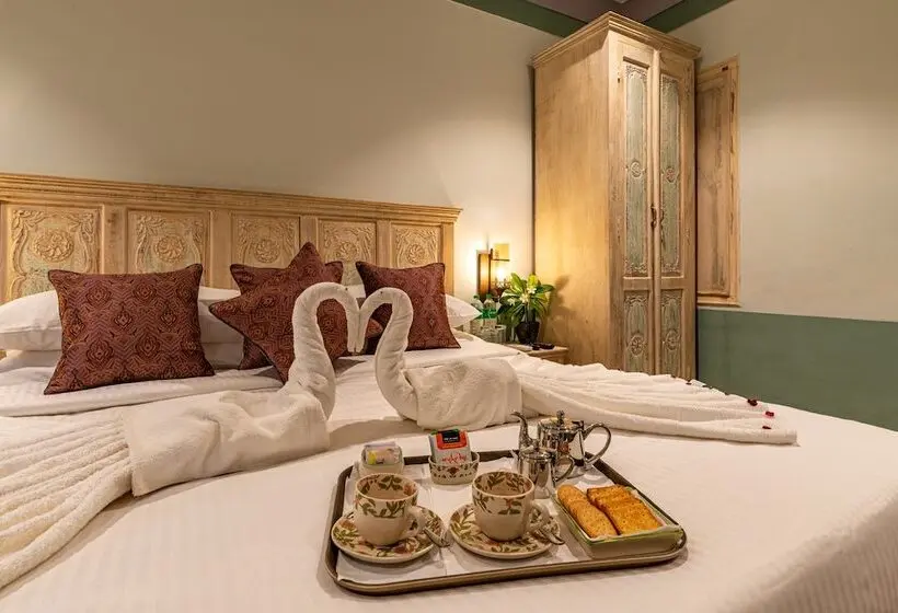 デラックスルーム, Anand Bagh Resort & Spa By Ananta