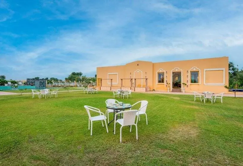 デラックスルーム, Anand Bagh Resort & Spa By Ananta