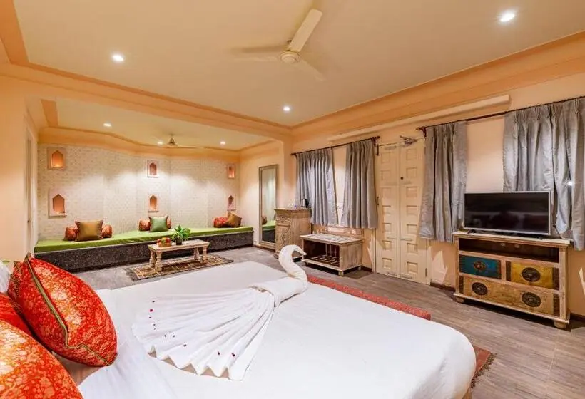 キングサイズベッドのスタンダードルーム, Anand Bagh Resort & Spa By Ananta
