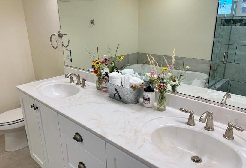 חדר סטנדרט עם מיטת קינג, Annie S Place Bed & Breakfast