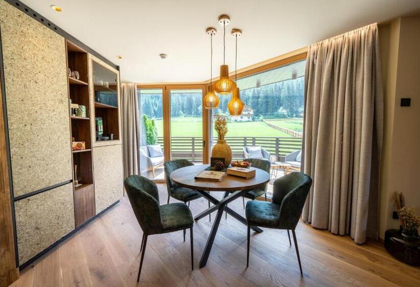 جناح مطلّ علي الجبل, Fontis Luxury Spa Lodge