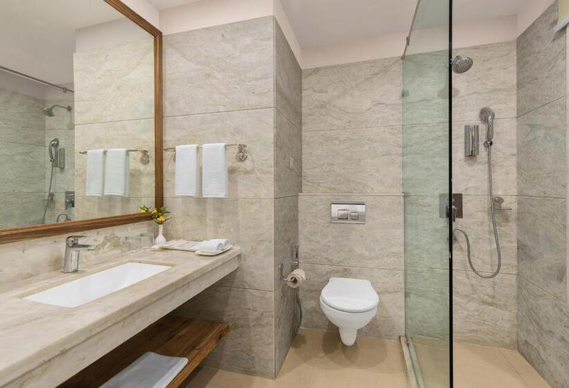 Premium room w/ mountain view, Fortune Park Kufri, Shimla   Member Itc S Hotel Group