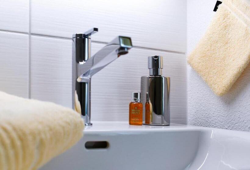 Economy Zimmer, Baders Krone