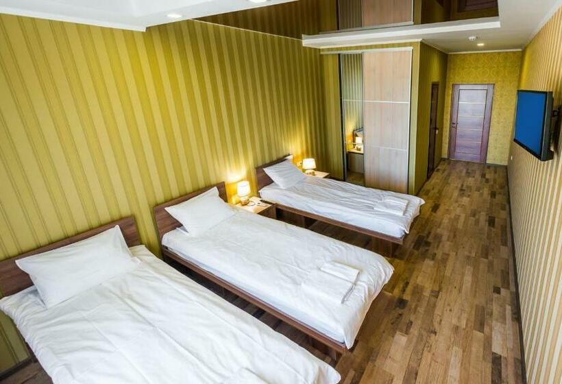 غرفة كومفورت ثلاثية, Butterfly