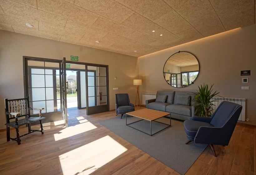 Номер Стандарт, Larrion Hostal Ostatua