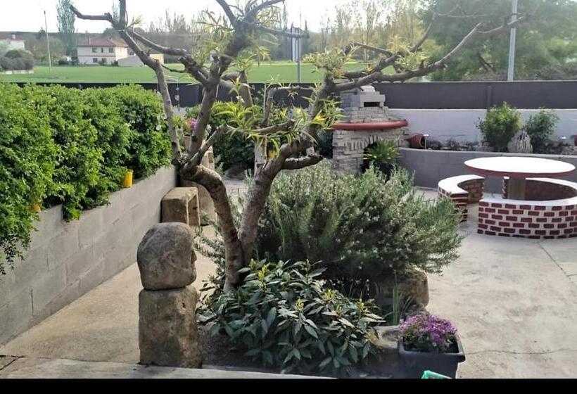 Номер Deluxe с Балконом, Larrion Hostal Ostatua