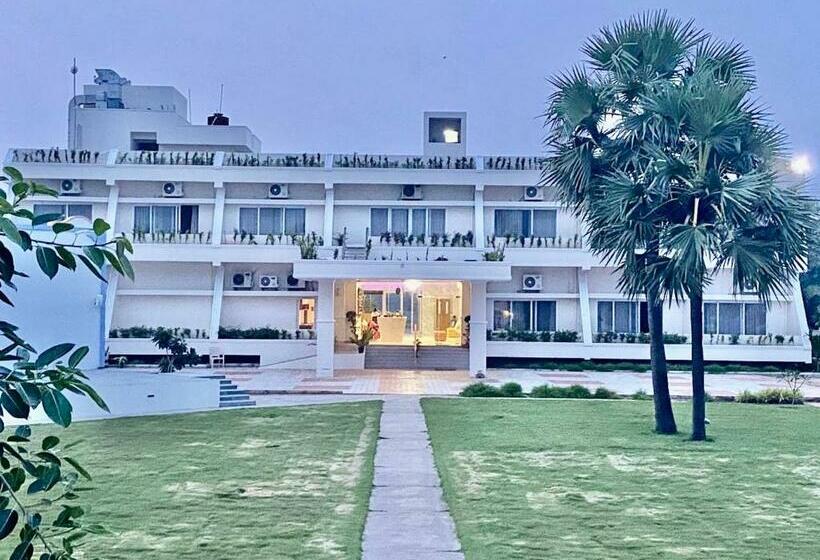 带大床的套房, Riviera Beach Resort