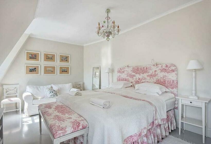 Люкс Повышенной Комфортности, östa Gård Boutique B&b
