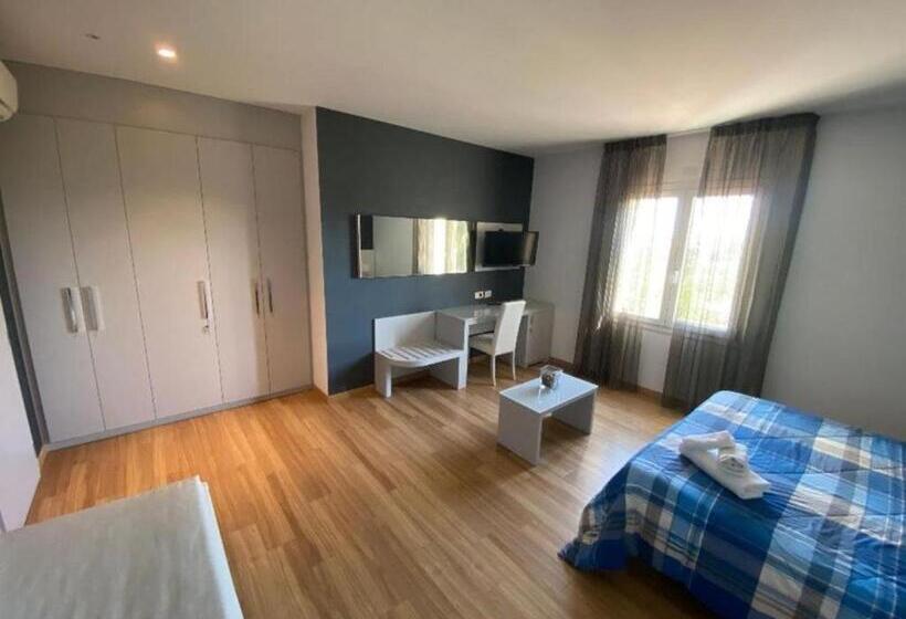 جناح جونيور مزوَّد بتراس, Locanda Larotonda