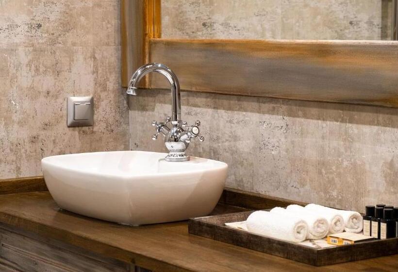 غرفة ديلوكس, Nadas Kazdağları