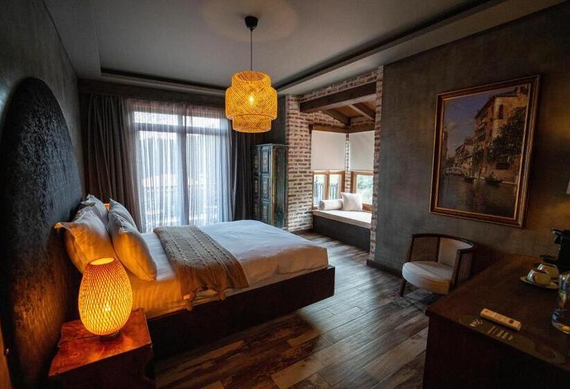 غرفة ديلوكس, Nadas Kazdağları