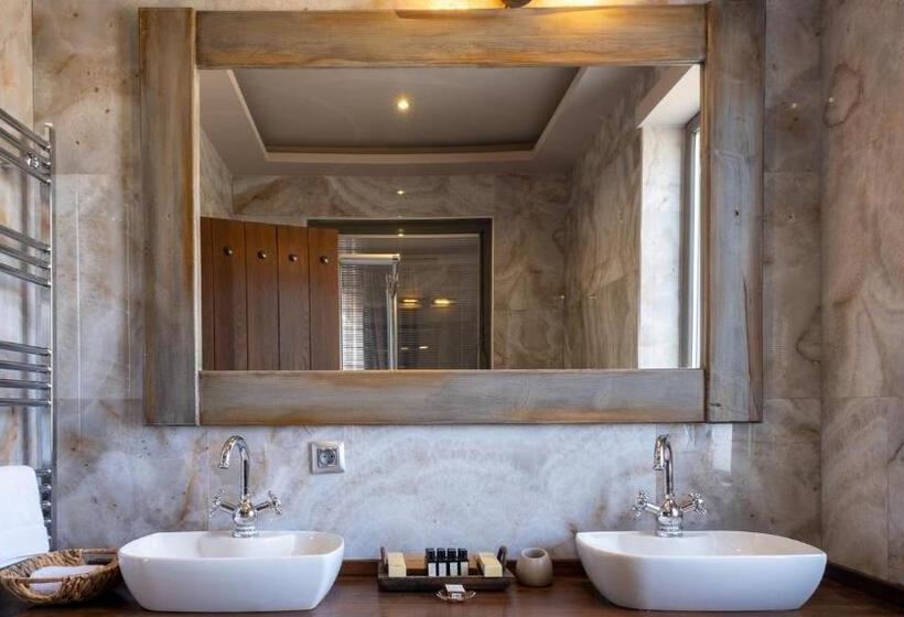 جناح إدارى, Nadas Kazdağları