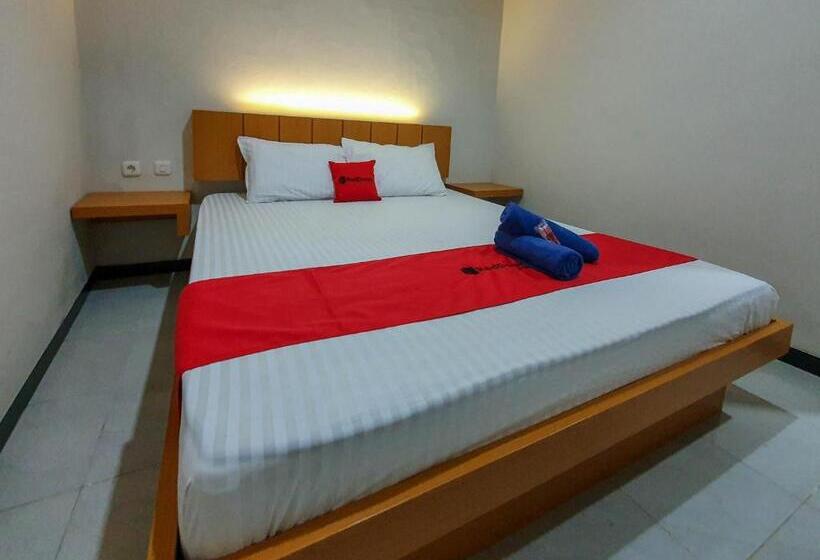 スタンダードルーム, Reddoorz Syariah Near Solo Paragon Mall 2