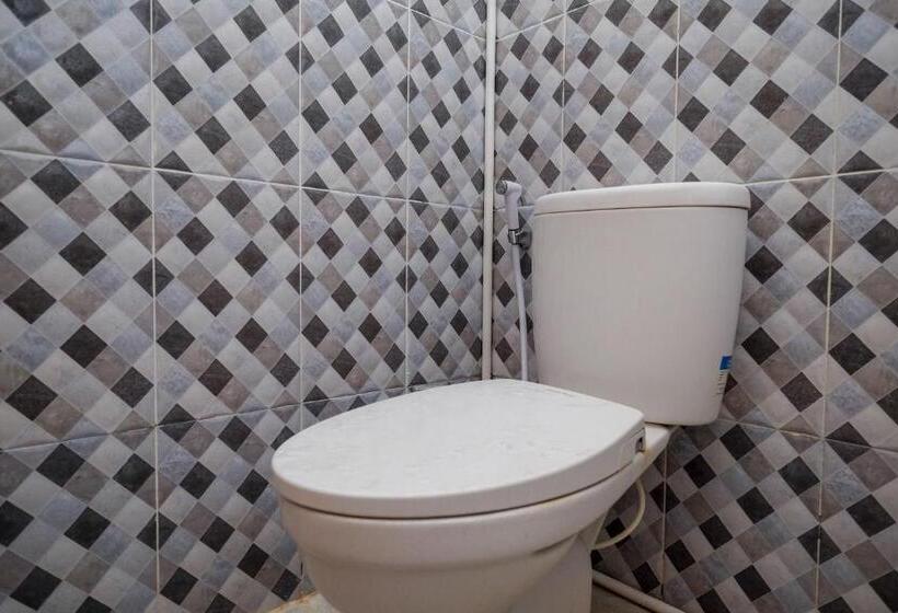 デラックスルーム, Reddoorz Syariah Near Solo Paragon Mall 2