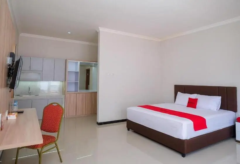 デラックスルーム, Reddoorz Syariah Near Solo Paragon Mall 2