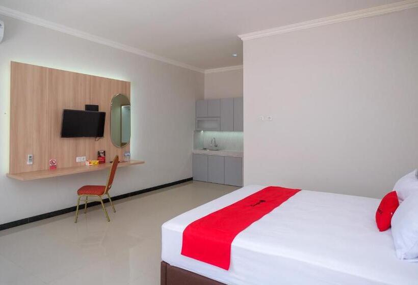 豪华房间, Reddoorz Syariah Near Solo Paragon Mall 2