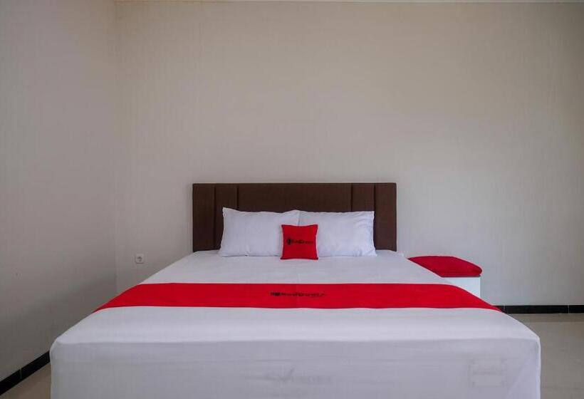 デラックスルーム, Reddoorz Syariah Near Solo Paragon Mall 2