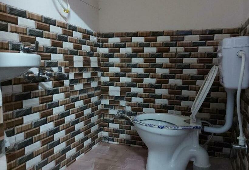 חדר אקונומי לשלושה, Spot On Welcome Inn