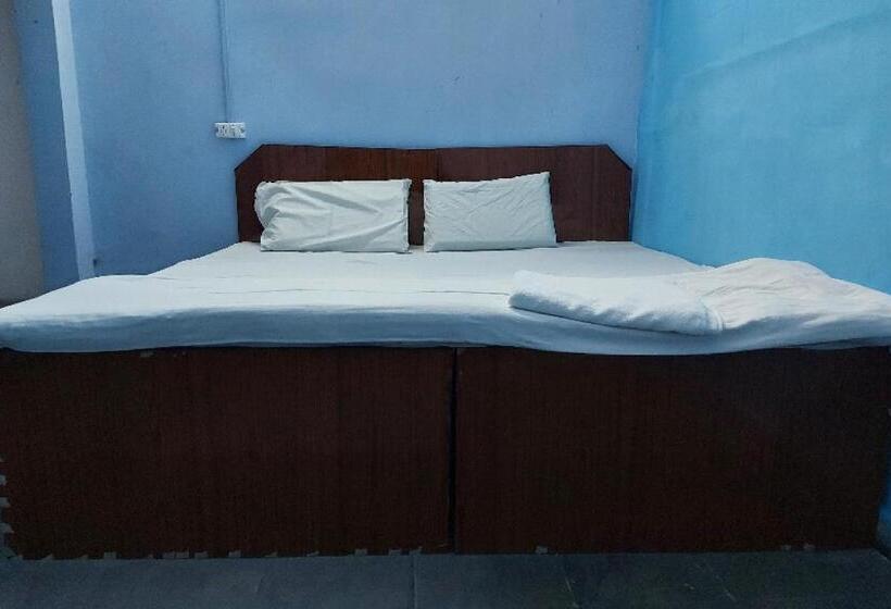 חדר אקונומי לשלושה, Spot On Welcome Inn