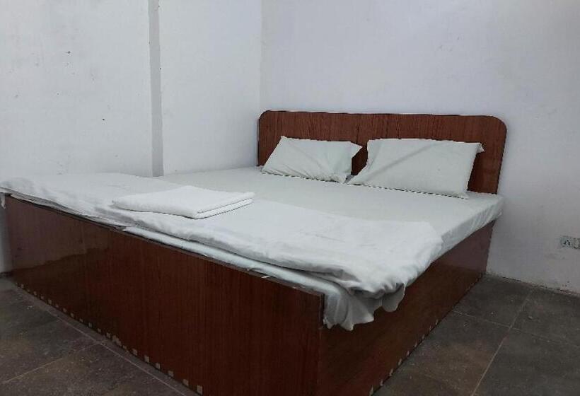 חדר אקונומי לשלושה, Spot On Welcome Inn