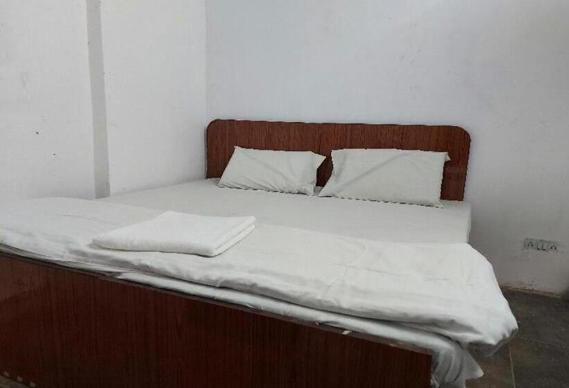 חדר אקונומי לשלושה, Spot On Welcome Inn