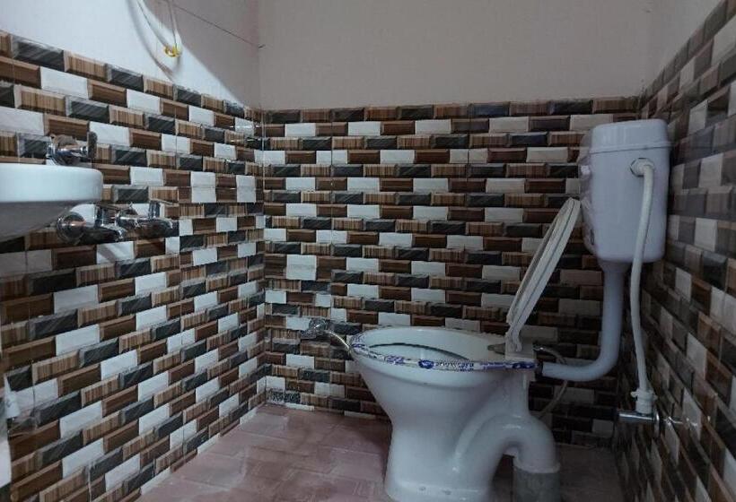 חדר אקונומי לשלושה, Spot On Welcome Inn