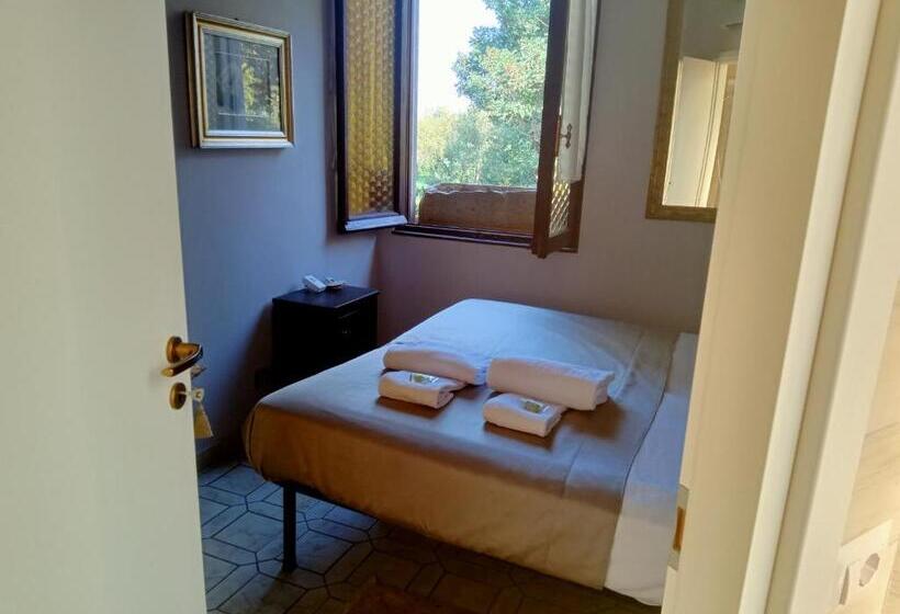 ガーデンビュースタンダードルーム, Grazzano Antica Stazione