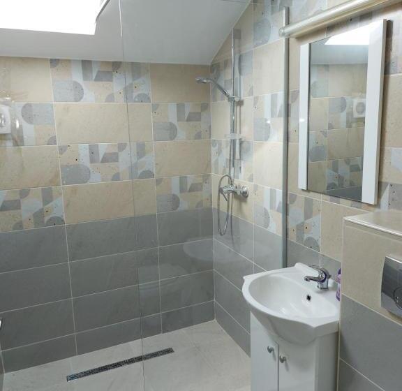 스탠다드 트리플 룸, Pensiunea Albina