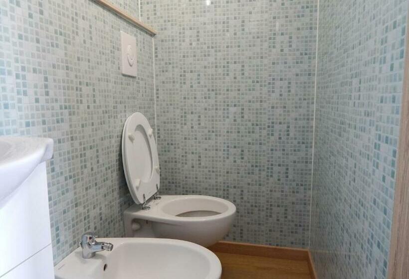 بانگلوی استاندارد با چشمانداز دریا, Residence Stabilimento Roma