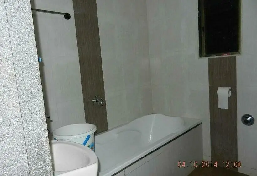 デラックスルーム, Ss Resort Near Jaysagar Lake