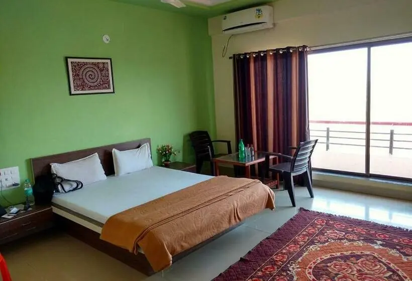 デラックスルーム, Ss Resort Near Jaysagar Lake