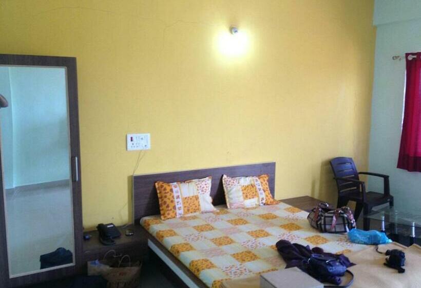 Standard Szoba King Size Bed, Ss Resort Near Jaysagar Lake