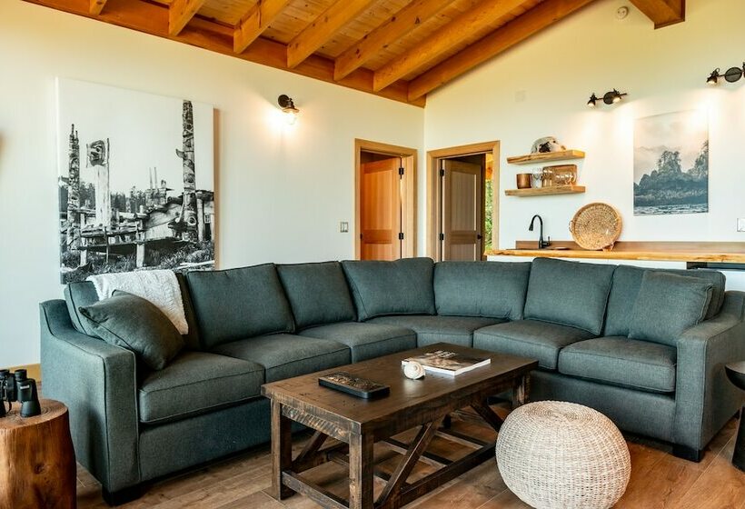 בקתה, Haida House At Tllaal