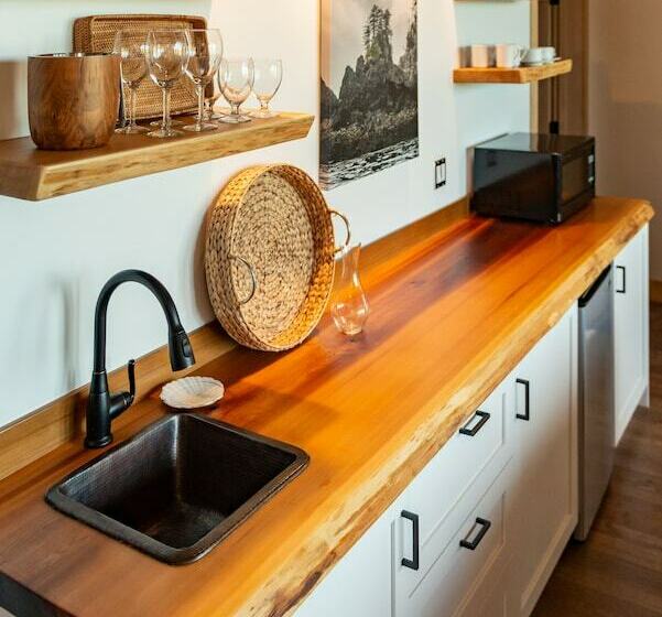 Хижина, Haida House At Tllaal