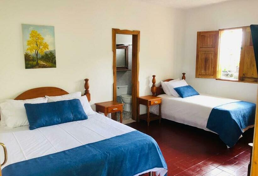 スタンダードルーム, Castillo De Cascadas Finca