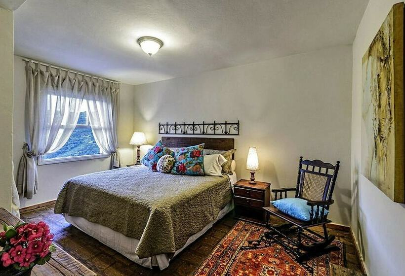 クラシックスイート, Hospedaria Casa Da Pedra