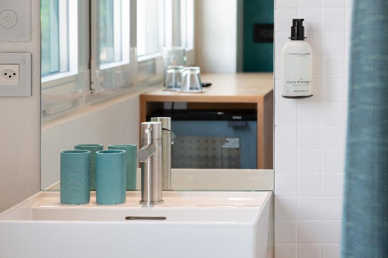 غرفة قياسية ثلاثية, Riva Rooms & Studios   Check In 24hr