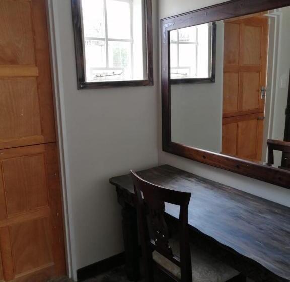 샬레, River Rock Lodge