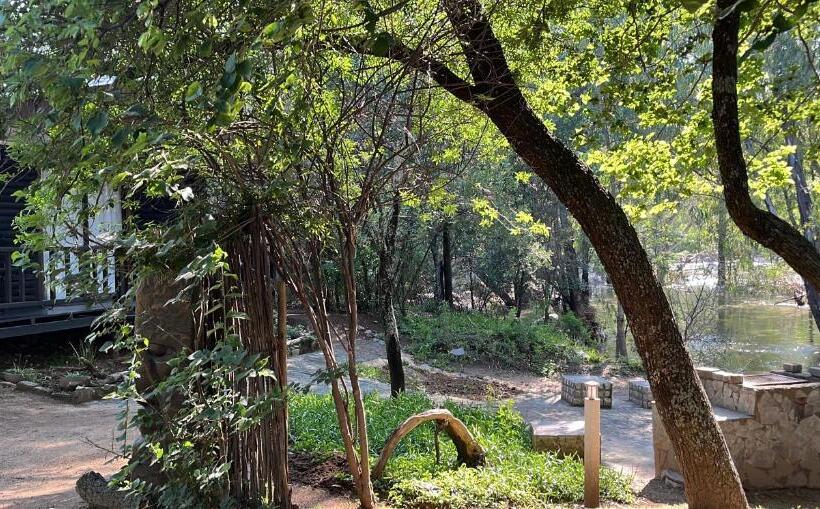 スタンダードバンガロー, River Rock Lodge