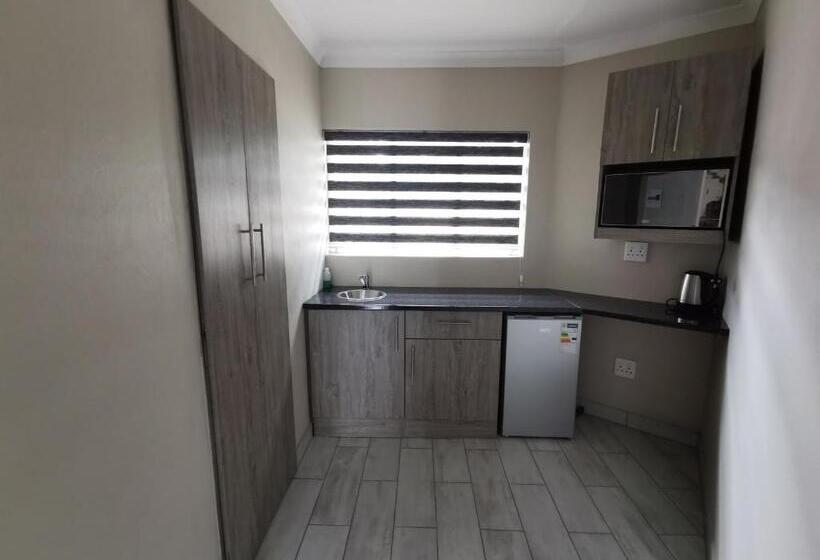 חדר דלוקס, Up21 Guest House