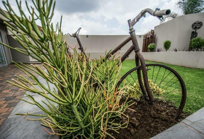 חדר דלוקס, Up21 Guest House