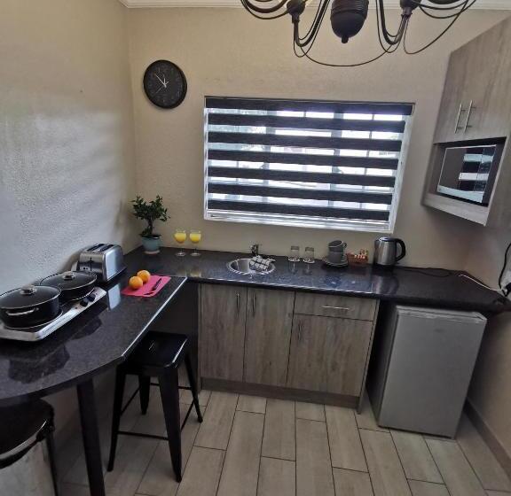 חדר דלוקס, Up21 Guest House