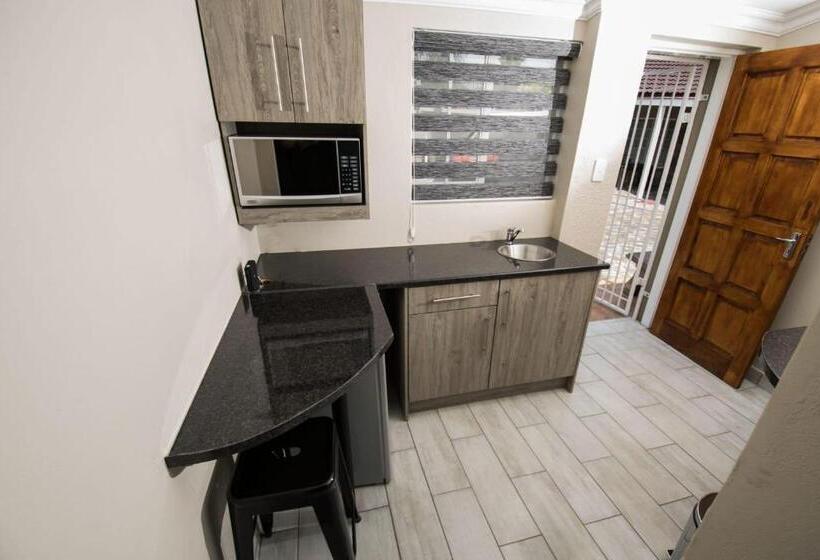 חדר דלוקס, Up21 Guest House